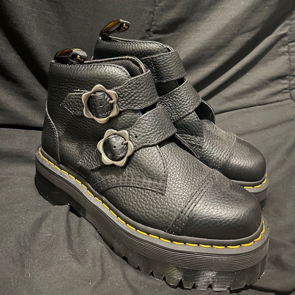 DOC MARTENS DEVON FLOWER BUCKLE LEATHER PLATFORM BOOTS